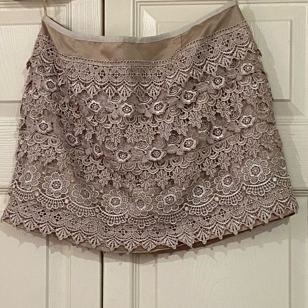 Sans Souci Lace Mini Skirt in Beige/Ivory
